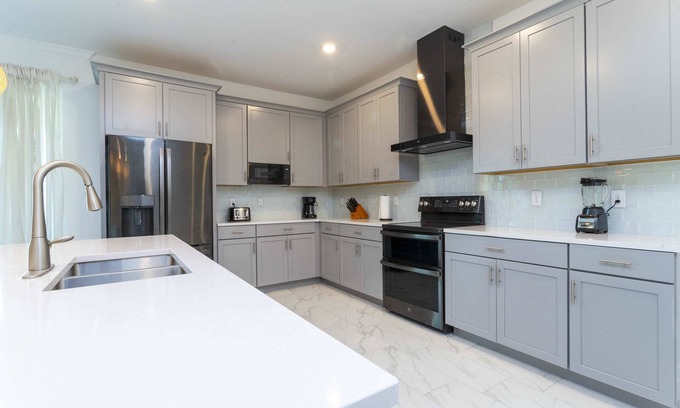 Melbourne Beach Haus | Gorgeous 8B 7BA Melbournbeach w Pool Dock Beach