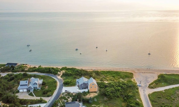 North Eastham Haus | # 436: Wunderschönes architektonisches Anwesen am Wasser, umlaufendes Deck mit herrlichem Blick!