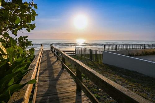 New Smyrna Beach Wohnung | Gorgeous Beach Front Condo Near Flagler Ave - 701