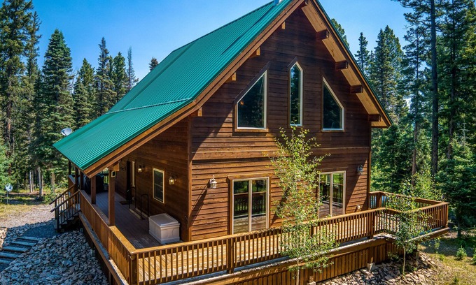 Cimarron Kabine | Gorgeous cabin in Arrowhead! Relax, unwind and enjoy the beautiful fall colors!