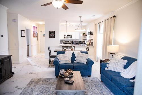 Central Myrtle Beach Wohnung | Gorgeous Condo on Golf Course Near Broadway