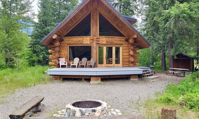 Mazama Kabine | Wunderschöne Benutzerdefinierte Riverfront Log Home