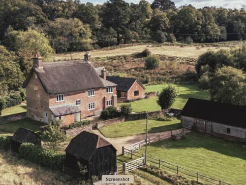 New Forest District Haus | Gorgeous English Farmhouse Holiday Cottage for 9 and a half