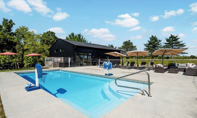 Three Oaks Haus | Gorgeous Estate With Pool, Hot Tub, and MORE!
