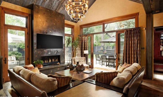West End Haus | Gorgeous home in Aspen West End
