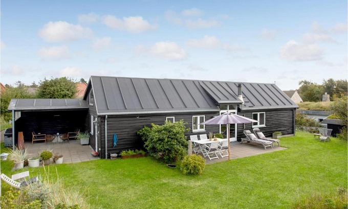 Tversted Haus | Gorgeous Home In Bindslev With Kitchen