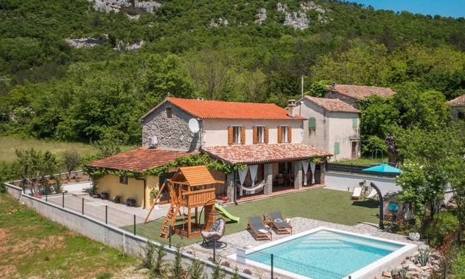 Rim Haus | Wunderschönes Haus in Roc mit WLAN