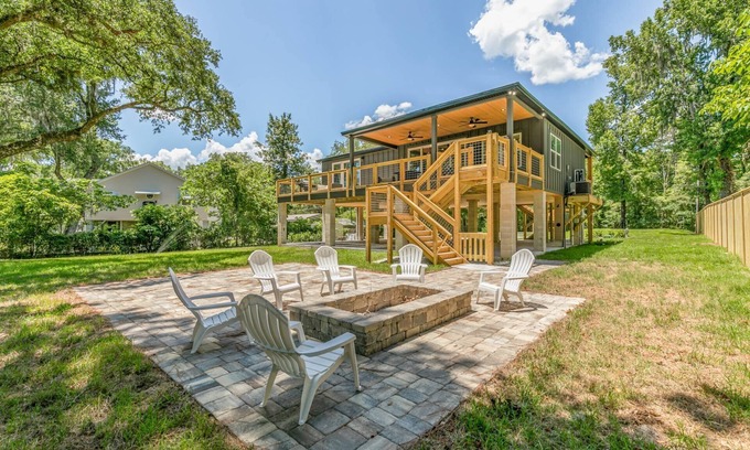 Middleburg Haus | Gorgeous Home on the Black Creek