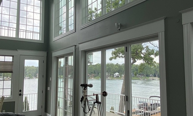 Sister Lakes Haus | Gorgeous Luxury Lake House with Fantastic Views and Amenities