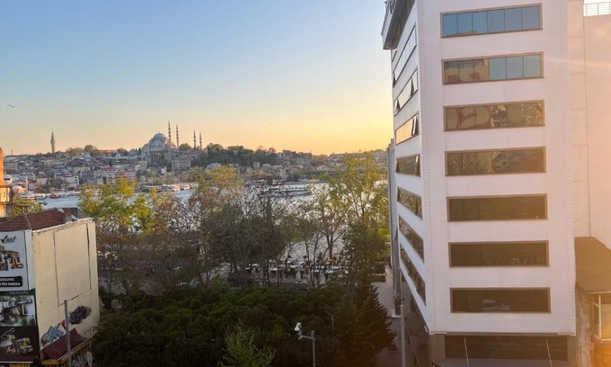 Galata Wohnung | Gorgeous Sea View Apartment in Karaköy 4BR, 2BA