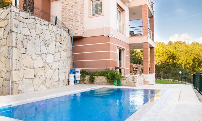 Sogucak Wohnung | Gorgeous Separate Villa with Pool in Kusadasi