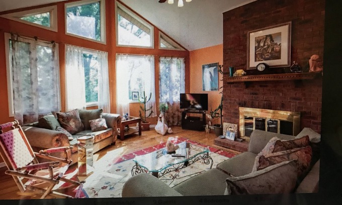 Franklin Haus | Gorgeous suite With two bedrooms and two baths