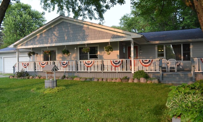 Richmond Bed & Breakfast | Herrlich, Sonnenuntergang Blick auf den See über See Elizabeth