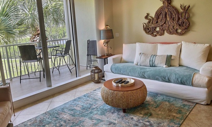 Ruskin Haus | Gorgeous Sunsets at Bahia Beach Retreat w/ Personal Tiki Bar