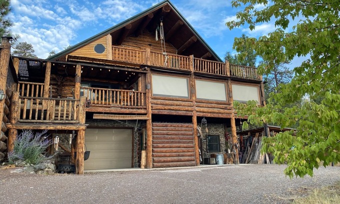 Helena Haus | Gorgeous Unique log home at Canyon Ferry Lake - Pet Friendly!
