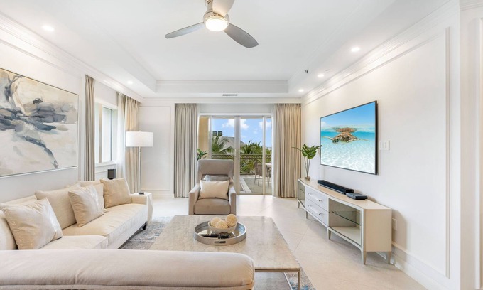 Seven Mile Beach Eigentumswohnung | Gorgeous Waterfront Private Residence at The Ritz-Carlton Resort