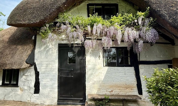 Ockbrook Hütte | Grade II Quaint Cottage in Berkswell, Close to NEC & BHX