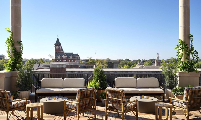 Auburn Hotel | Graduate by Hilton Auburn AL