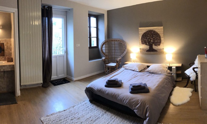Chille Haus | Graine de Douceur Jura- Chille house with garden 2 to 8 persons