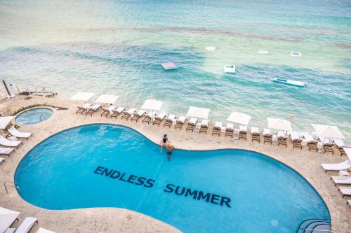 Seven Mile Beach Resort | Grand Cayman Marriott Resort