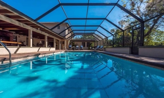 West Palm Beach Haus | Grand Hacienda Sleeps 32 Celebrate Together