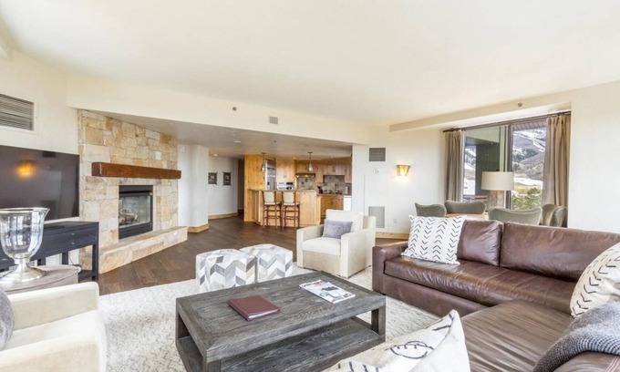 Park City Hotel | Grand Summit Hotel #702 Penthouse Ski-in, Ski-out Corner Unit