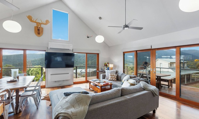 Merrijig Haus | Grand View Chalet: 4 BR, 2 BA in Merrijig, Sleeps 10