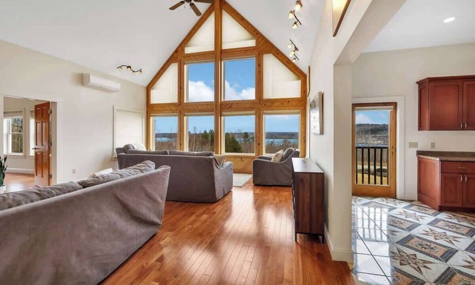 Dedham Haus | Grand viewLuxury: 4BD Game Room & Sauna!