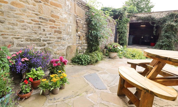 Carleton Hütte | Grange House