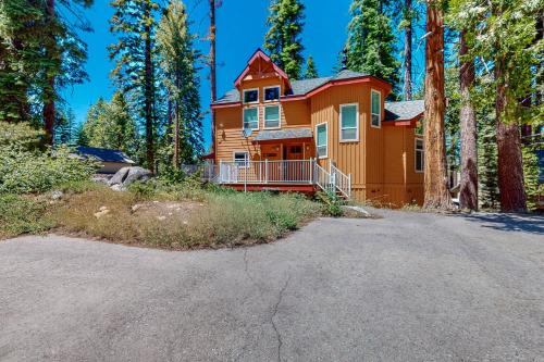 Yosemite National Park Haus | Granite Tranquility