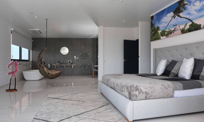 Noord Wohnung | Gray Door Apartments - Adults Only
