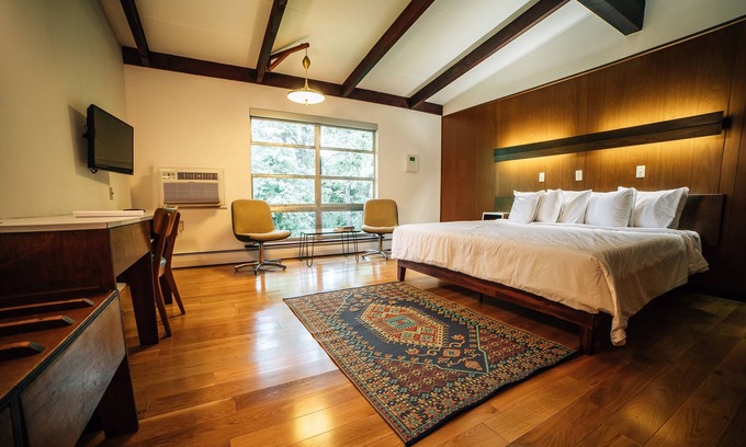 Ithaca Hotel | Grayhaven Motel