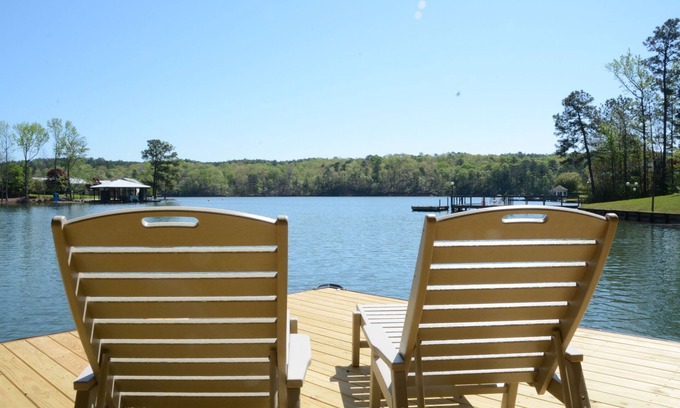 Pleasure Point Haus | Haven on the Lake-Fall Preise ab sofort verfügbar! Nur 45 Minuten von Auburn entfernt!