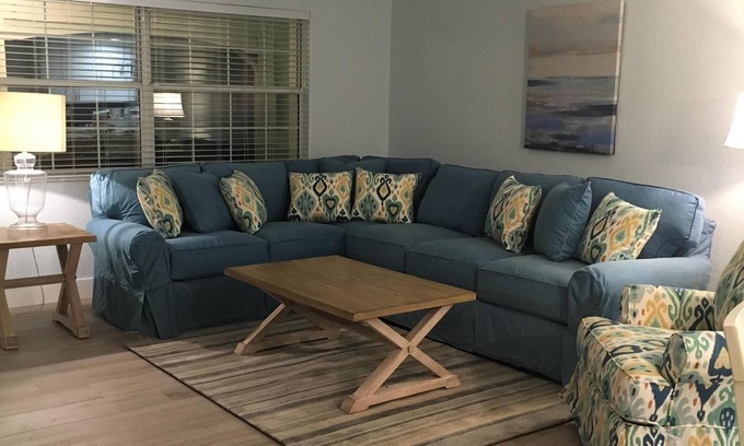 Knollwood Beach Haus | BRANDNEU! Komplett renoviert mit Pool und nahe am Strand !!!