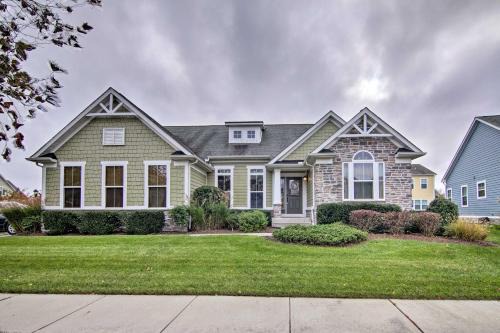 The Commons Haus | Great for Groups Bayside Resort Home with Patio