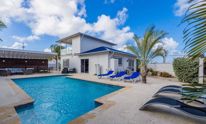 Cunucu Abao Haus | Last minute availability with great intro rates! Pool and patio just completed!