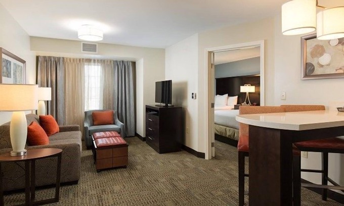 Reno/Tahoe Airport Eigentumswohnung | Great Location! Close to Reno-Sparks Convention Center | Shared Pool + Hot Tub