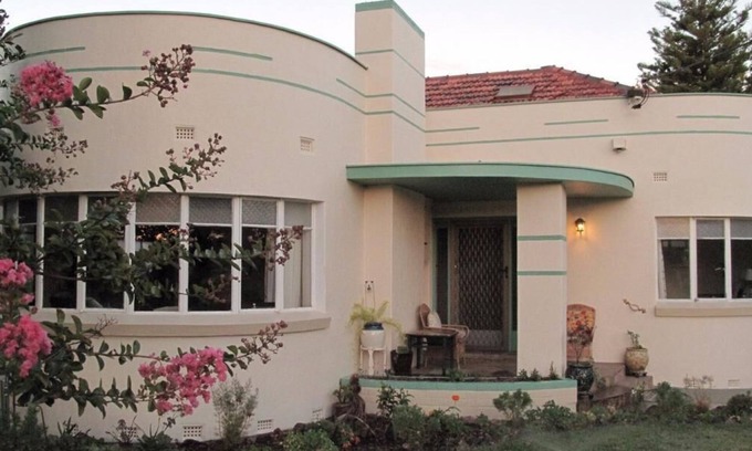 Ontario Hotel | Great Place to Stay! Indoor Pool, Pet-friendly, Free Parking and Breakfast