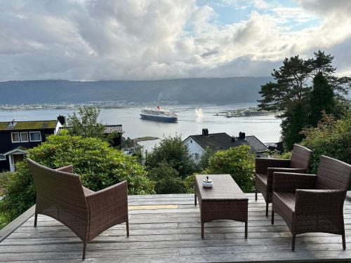 Alesund Wohnung | Great place with view to the mountains and fjord