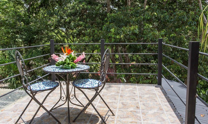 El Cerro Haus | Tropenhaus im Dschungelgarten mit Gemeinschaftspool, Manuel Antonio