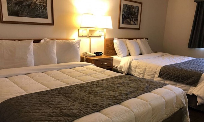 Thorp Haus | Great Relaxing Overnight Stay! 3 Pet-friendly Units, Free Parking, Pets Allowed