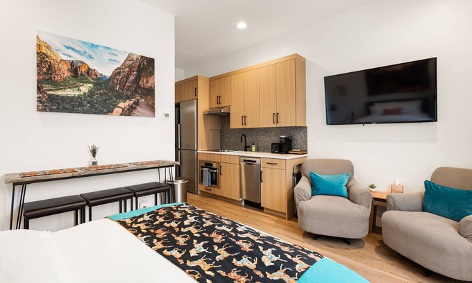 Hurricane Haus | Great Value! Comfy Classy Casita! Kitchen & W/D