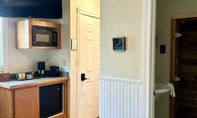 Bayfield Hotel | Great Water Inn