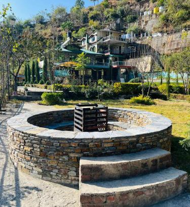 Shimla Haus | Green Lodge Farmstay by Highland Monk