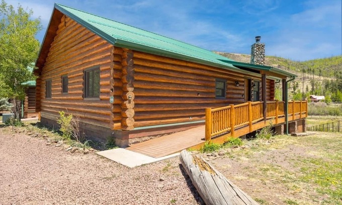 Greer Kabine | Greer Cowboy Lodge (Cabin 169)