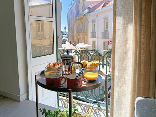 Se Wohnung | Grey and Green, modern 2-bedroom apartment, AC, top location at faro's historic centre