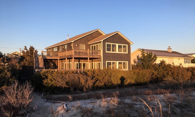 Green Creek Haus | GREY GULLE AUF BROADKILL BEACH