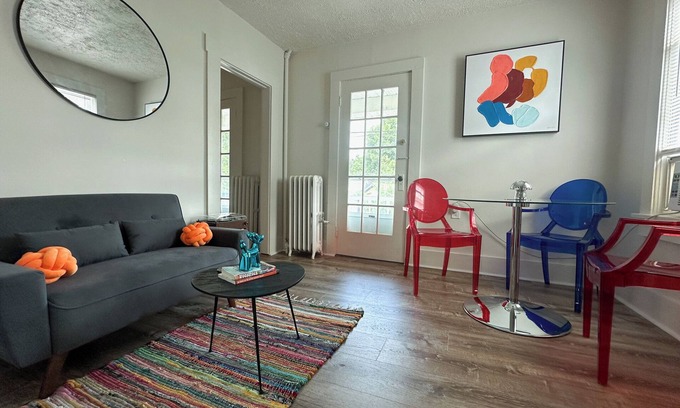Woodstock Wohnung | Groovy 1 Bedroom Apartment in Woodstock - AC & WiFi!