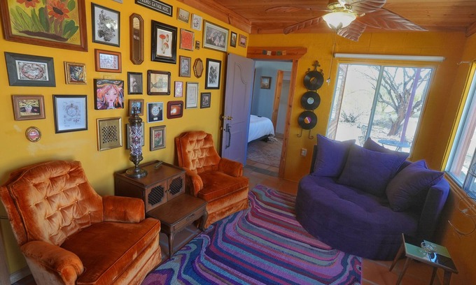 Wonder Valley Haus | Groovy Desert Getaway w Pool, Fire pit, Stream/Wifi, Vinyl Records, Books, Art..