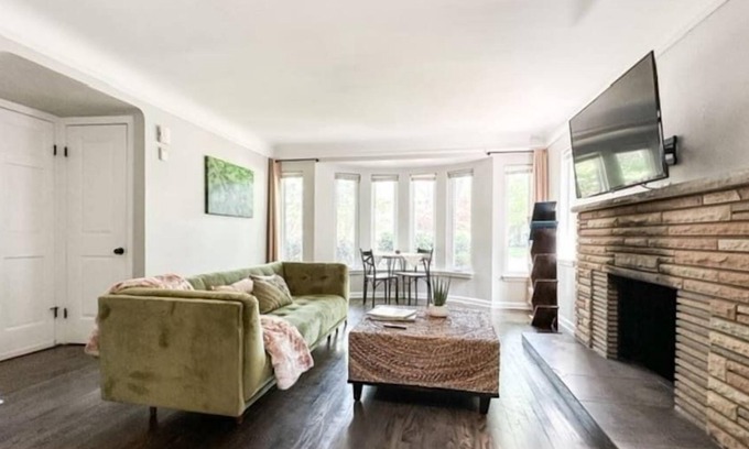 Grosse Pointe Wohnung | Grosse Pointe 3BR Lower flat